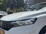 Dacia Sandero 1.0 TCe 90 Comfort | Parkeersensoren achter | Apple Carplay/Android Auto | Lage kilometerstand | Dealeronderhouden | Eerste eigenaar | Nederlandse auto | Trekhaak | All seasonbanden |