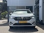 Dacia Sandero 1.0 TCe 90 Comfort | Parkeersensoren achter | Apple Carplay/Android Auto | Lage kilometerstand | Dealeronderhouden | Eerste eigenaar | Nederlandse auto | Trekhaak | All seasonbanden |