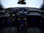 Peugeot e-208 EV Allure 50 kWh Sport (APPLE CARPLAY,NAVI,CAMERA,SFEERVERLICHTING,LED,CLIMATE,CRUISE,GETINT,SPORTSTOELEN,LM VELGEN)