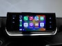 Peugeot e-208 EV Allure 50 kWh Sport (APPLE CARPLAY,NAVI,CAMERA,SFEERVERLICHTING,LED,CLIMATE,CRUISE,GETINT,SPORTSTOELEN,LM VELGEN)