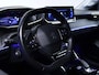 Peugeot e-208 EV Allure 50 kWh Sport (APPLE CARPLAY,NAVI,CAMERA,SFEERVERLICHTING,LED,CLIMATE,CRUISE,GETINT,SPORTSTOELEN,LM VELGEN)