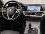 BMW 3-Serie Touring 320e High Executive 204Pk Automaat (APPLE CARPLAY, DEALER ONDERHOUDEN, GROOT NAVI, CAMERA, LEDER, SPORTSTOELEN, GETINT GLAS, ELEK ACHTERKLEP, NIEUWSTAAT)