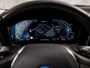 BMW 3-Serie Touring 320e High Executive 204Pk Automaat (APPLE CARPLAY, DEALER ONDERHOUDEN, GROOT NAVI, CAMERA, LEDER, SPORTSTOELEN, GETINT GLAS, ELEK ACHTERKLEP, NIEUWSTAAT)