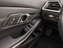 BMW 3-Serie Touring 320e High Executive 204Pk Automaat (APPLE CARPLAY, DEALER ONDERHOUDEN, GROOT NAVI, CAMERA, LEDER, SPORTSTOELEN, GETINT GLAS, ELEK ACHTERKLEP, NIEUWSTAAT)