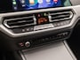 BMW 3-Serie Touring 320e High Executive 204Pk Automaat (APPLE CARPLAY, DEALER ONDERHOUDEN, GROOT NAVI, CAMERA, LEDER, SPORTSTOELEN, GETINT GLAS, ELEK ACHTERKLEP, NIEUWSTAAT)
