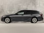 BMW 3-Serie Touring 320e High Executive 204Pk Automaat (APPLE CARPLAY, DEALER ONDERHOUDEN, GROOT NAVI, CAMERA, LEDER, SPORTSTOELEN, GETINT GLAS, ELEK ACHTERKLEP, NIEUWSTAAT)