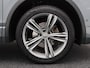 Volkswagen Tiguan Allspace 1.5 TSi 150 Pk Automaat R-Line 7-Persoons | Stoelverwarming | Panorama dak | Adaptive Cruise | 360 Camera | Trekhaak | CarPlay | 19 Inch | 139.672 Km !!