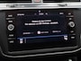 Volkswagen Tiguan Allspace 1.5 TSi 150 Pk Automaat R-Line 7-Persoons | Stoelverwarming | Panorama dak | Adaptive Cruise | 360 Camera | Trekhaak | CarPlay | 19 Inch | 139.672 Km !!