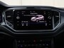Volkswagen T-Roc 1.5 TSI Sport R-Line 150PK DSG | Navigatie | Panoramadak | Trekhaak | Winterpakket | 18 " Sebring | Keyless