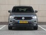 Volkswagen T-Roc 1.5 TSI Sport R-Line 150PK DSG | Navigatie | Panoramadak | Trekhaak | Winterpakket | 18 " Sebring | Keyless