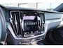 Volvo V60 2.0 T8 Recharge AWD R-Design | Schuif/kanteldak | Trekhaak | Harman Kardon | Adaptieve cruise control | Head-Up Display | BLIS | Standkachel | DAB | Apple Carplay|