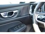 Volvo V60 2.0 T8 Recharge AWD R-Design | Schuif/kanteldak | Trekhaak | Harman Kardon | Adaptieve cruise control | Head-Up Display | BLIS | Standkachel | DAB | Apple Carplay|