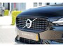 Volvo V60 2.0 T8 Recharge AWD R-Design | Schuif/kanteldak | Trekhaak | Harman Kardon | Adaptieve cruise control | Head-Up Display | BLIS | Standkachel | DAB | Apple Carplay|