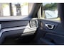 Volvo V60 2.0 T8 Recharge AWD R-Design | Schuif/kanteldak | Trekhaak | Harman Kardon | Adaptieve cruise control | Head-Up Display | BLIS | Standkachel | DAB | Apple Carplay|