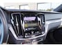 Volvo V60 2.0 T8 Recharge AWD R-Design | Schuif/kanteldak | Trekhaak | Harman Kardon | Adaptieve cruise control | Head-Up Display | BLIS | Standkachel | DAB | Apple Carplay|