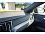 Volvo V60 2.0 T8 Recharge AWD R-Design | Schuif/kanteldak | Trekhaak | Harman Kardon | Adaptieve cruise control | Head-Up Display | BLIS | Standkachel | DAB | Apple Carplay|