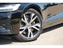 Volvo V60 2.0 T8 Recharge AWD R-Design | Schuif/kanteldak | Trekhaak | Harman Kardon | Adaptieve cruise control | Head-Up Display | BLIS | Standkachel | DAB | Apple Carplay|