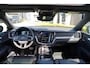 Volvo V60 2.0 T8 Recharge AWD R-Design | Schuif/kanteldak | Trekhaak | Harman Kardon | Adaptieve cruise control | Head-Up Display | BLIS | Standkachel | DAB | Apple Carplay|