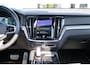 Volvo V60 2.0 T8 Recharge AWD R-Design | Schuif/kanteldak | Trekhaak | Harman Kardon | Adaptieve cruise control | Head-Up Display | BLIS | Standkachel | DAB | Apple Carplay|