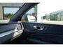 Volvo V60 2.0 T8 Recharge AWD R-Design | Schuif/kanteldak | Trekhaak | Harman Kardon | Adaptieve cruise control | Head-Up Display | BLIS | Standkachel | DAB | Apple Carplay|