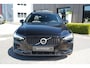 Volvo V60 2.0 T8 Recharge AWD R-Design | Schuif/kanteldak | Trekhaak | Harman Kardon | Adaptieve cruise control | Head-Up Display | BLIS | Standkachel | DAB | Apple Carplay|