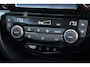 Nissan Qashqai 1.2 N-Connecta | Panoramadak | Trekhaak | Achteruitrijcamera
