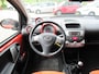 Toyota Aygo 1.0 VVT-i Comfort Orange | Airco | Bluetooth | Zuinig | 5-Deurs | Metallic lak | LM-Velgen | Getint glas |