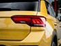 Volkswagen T-Roc 1.5 TSI Sport | Trekhaak | Black Optic | Origineel NL | 2e Eigenaar | Stoelverwarming | Camera | Adaptieve Cruise Control | Climate Control | LED Koplampen | Parkeersensoren | Parelmoer Lak |
