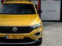 Volkswagen T-Roc 1.5 TSI Sport | Trekhaak | Black Optic | Origineel NL | 2e Eigenaar | Stoelverwarming | Camera | Adaptieve Cruise Control | Climate Control | LED Koplampen | Parkeersensoren | Parelmoer Lak |
