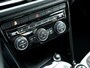 Volkswagen T-Roc 1.5 TSI Sport | Trekhaak | Black Optic | Origineel NL | 2e Eigenaar | Stoelverwarming | Camera | Adaptieve Cruise Control | Climate Control | LED Koplampen | Parkeersensoren | Parelmoer Lak |