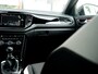 Volkswagen T-Roc 1.5 TSI Sport | Trekhaak | Black Optic | Origineel NL | 2e Eigenaar | Stoelverwarming | Camera | Adaptieve Cruise Control | Climate Control | LED Koplampen | Parkeersensoren | Parelmoer Lak |