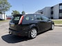 Ford Focus Wagon 1.6-16V Titanium 101 PK. Distributieriem en waterpomp vervangen bij 183.000 KM !!! Zeer fijn rijdende auto !!