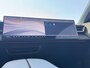 Mazda 6e CX-6e Takumi 78 kWh | EERST LEVERBARE AUTO | Stoelverwarming/Verkoeling | Stuurverwarming | 360* Camera | 50" Infotainment-scherm | Elektrische Achterklep |
