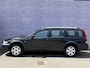 Volvo XC70 2.5 T Kinetic 5 Cilinder | AWD | 1 ste eigenaar | Memory bestuurder stoel | Roofrails| Parkeer sensoren vóór en achter | verwarmde voorstoelen | Climate control | Cruise control | regen Sensor | Trekhaak | Dealer onderhouden |