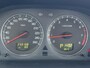 Volvo XC70 2.5 T Kinetic 5 Cilinder | AWD | 1 ste eigenaar | Memory bestuurder stoel | Roofrails| Parkeer sensoren vóór en achter | verwarmde voorstoelen | Climate control | Cruise control | regen Sensor | Trekhaak | Dealer onderhouden |