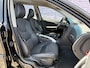 Volvo XC70 2.5 T Kinetic 5 Cilinder | AWD | 1 ste eigenaar | Memory bestuurder stoel | Roofrails| Parkeer sensoren vóór en achter | verwarmde voorstoelen | Climate control | Cruise control | regen Sensor | Trekhaak | Dealer onderhouden |