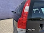Volvo XC70 2.5 T Kinetic 5 Cilinder | AWD | 1 ste eigenaar | Memory bestuurder stoel | Roofrails| Parkeer sensoren vóór en achter | verwarmde voorstoelen | Climate control | Cruise control | regen Sensor | Trekhaak | Dealer onderhouden |