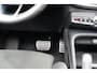 Volvo XC40 2.0 B4 R-Design | Schuif/kanteldak | Harman Kardon | Elektrische voorstoelen | Trekhaak | 360 graden camera | 20 inch | Adaptieve cruise control | BLIS |