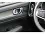 Volvo XC40 2.0 B4 R-Design | Schuif/kanteldak | Harman Kardon | Elektrische voorstoelen | Trekhaak | 360 graden camera | 20 inch | Adaptieve cruise control | BLIS |