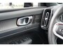 Volvo XC40 2.0 B4 R-Design | Schuif/kanteldak | Harman Kardon | Elektrische voorstoelen | Trekhaak | 360 graden camera | 20 inch | Adaptieve cruise control | BLIS |
