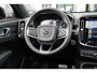 Volvo XC40 2.0 B4 R-Design | Schuif/kanteldak | Harman Kardon | Elektrische voorstoelen | Trekhaak | 360 graden camera | 20 inch | Adaptieve cruise control | BLIS |