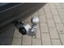 Volvo XC40 2.0 B4 R-Design | Schuif/kanteldak | Harman Kardon | Elektrische voorstoelen | Trekhaak | 360 graden camera | 20 inch | Adaptieve cruise control | BLIS |