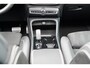 Volvo XC40 2.0 B4 R-Design | Schuif/kanteldak | Harman Kardon | Elektrische voorstoelen | Trekhaak | 360 graden camera | 20 inch | Adaptieve cruise control | BLIS |