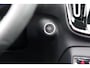 Volvo XC40 2.0 B4 R-Design | Schuif/kanteldak | Harman Kardon | Elektrische voorstoelen | Trekhaak | 360 graden camera | 20 inch | Adaptieve cruise control | BLIS |