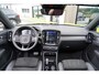 Volvo XC40 2.0 B4 R-Design | Schuif/kanteldak | Harman Kardon | Elektrische voorstoelen | Trekhaak | 360 graden camera | 20 inch | Adaptieve cruise control | BLIS |