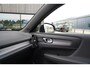 Volvo XC40 2.0 B4 R-Design | Schuif/kanteldak | Harman Kardon | Elektrische voorstoelen | Trekhaak | 360 graden camera | 20 inch | Adaptieve cruise control | BLIS |