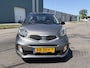 Kia Picanto 1.0i CVVT Airco 70 PK. Zuinige,betrouwbare en onverwoestbare auto !!! Alle keuringen toegestaan en rijdt helemaal nieuw !! Tweede eigenaar !