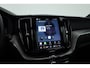 Volvo XC60 2.0 B4 R-Design | Prijs rijklaar | Pano | ACC | Trekhaak | Head-up | H&K audio | Sportstoelen |