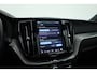 Volvo XC60 2.0 B4 R-Design | Prijs rijklaar | Pano | ACC | Trekhaak | Head-up | H&K audio | Sportstoelen |