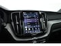 Volvo XC60 2.0 B4 R-Design | Prijs rijklaar | Pano | ACC | Trekhaak | Head-up | H&K audio | Sportstoelen |